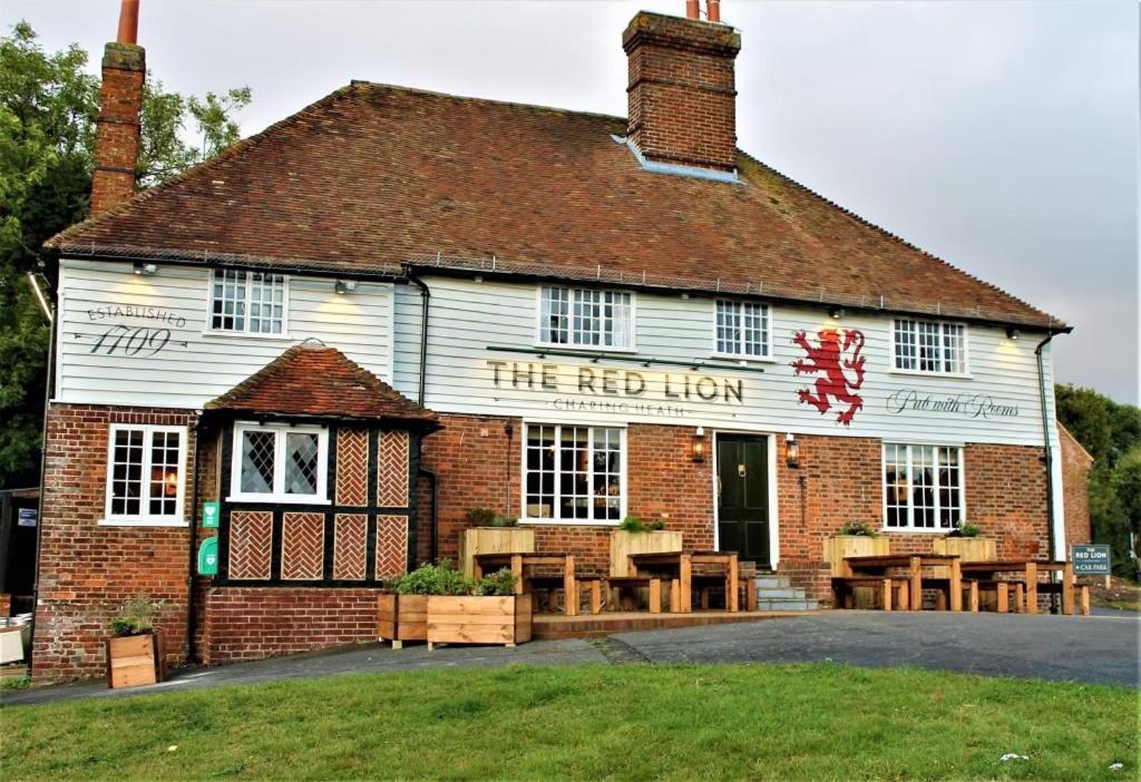 The Red Lion Charing Heath Acomodação com café da manhã Exterior foto